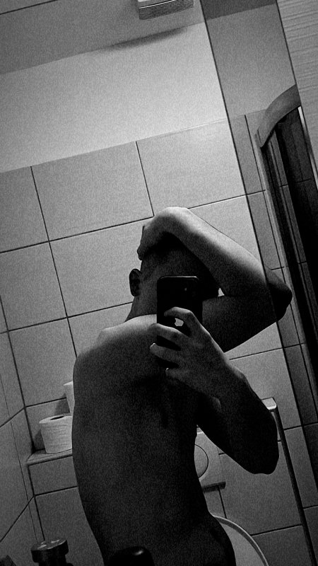 Gigolo / CELÁ EÚ_6